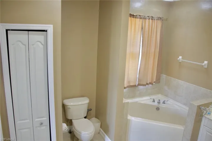 885  39th NW AVE, Naples, FL 34120