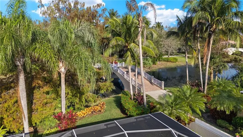 Stunning Lake View!