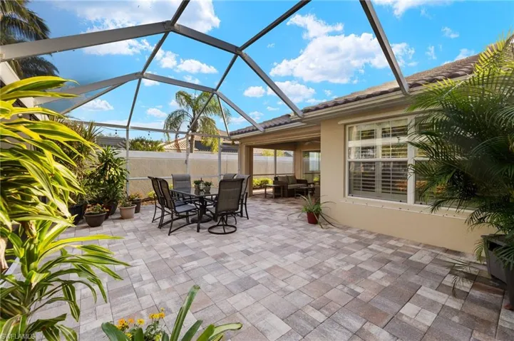 Large Screened In Lanai