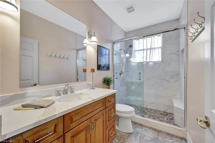 2nd bath with shower