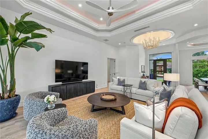 553 Eagle Creek Dr, Naples, Florida 34113