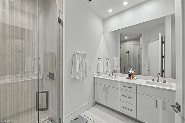 553 Eagle Creek Dr, Naples, Florida 34113