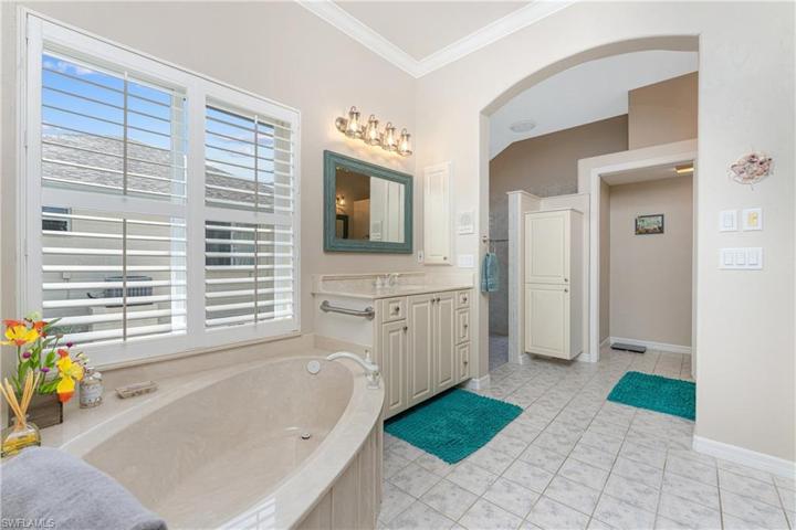 4311 Point CT, PORT CHARLOTTE FL 33948