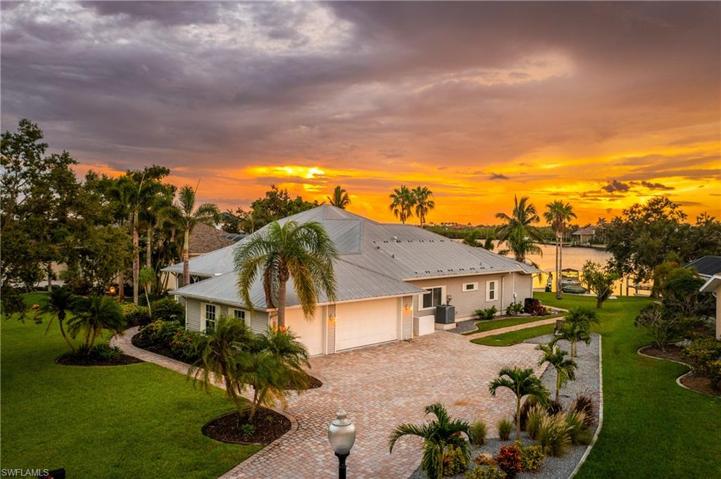 4311 Point CT, PORT CHARLOTTE FL 33948