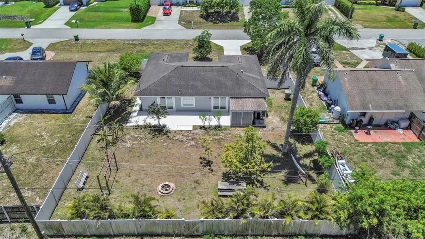 Aerial view of property and surrounding area