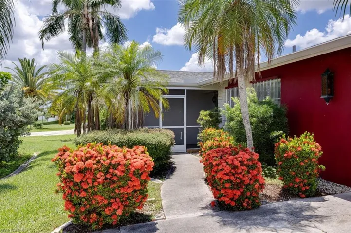 1117 Se 33rd Ter, Cape Coral, Florida 33904