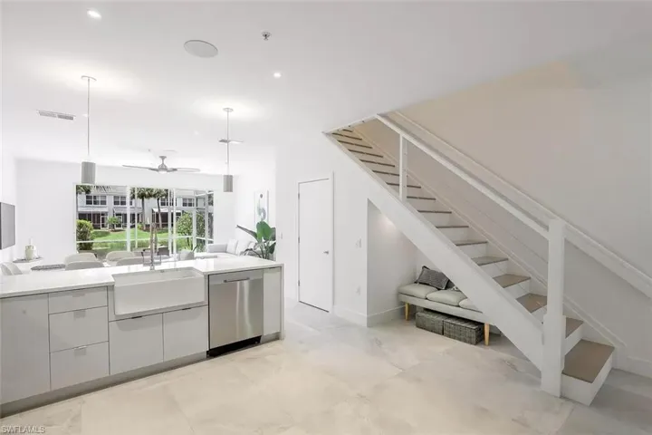 775  Hampton  CIR, Naples, FL 34105