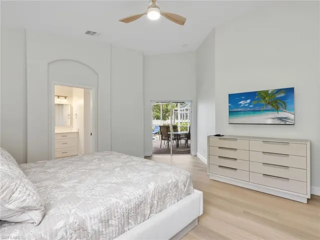 92  Glen Eagle  CIR, Naples, FL 34104