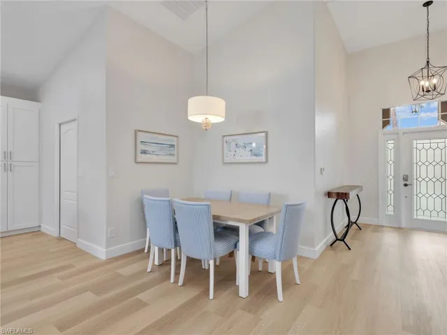 92  Glen Eagle  CIR, Naples, FL 34104