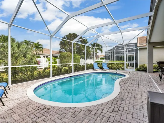 92  Glen Eagle  CIR, Naples, FL 34104