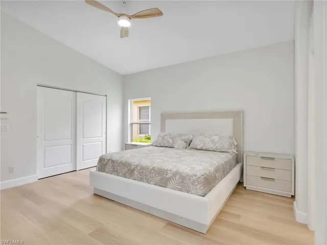 92  Glen Eagle  CIR, Naples, FL 34104