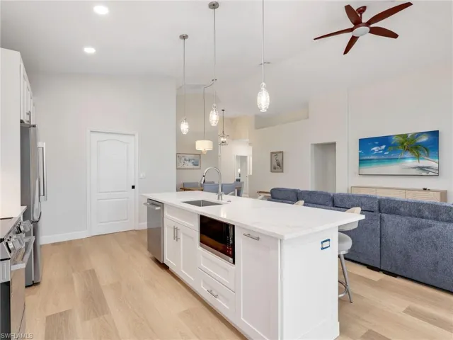 92  Glen Eagle  CIR, Naples, FL 34104