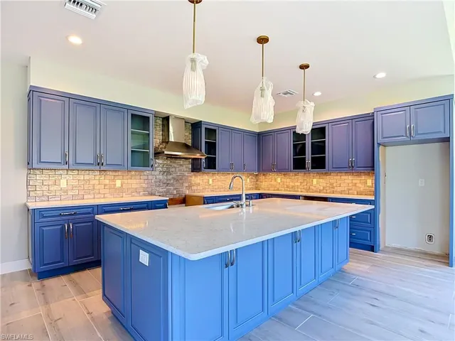 8831 Woodgate Dr, Fort Myers, Florida 33908