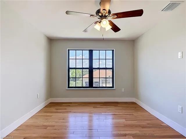 upstairs bedroom 4