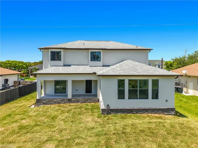 8831 Woodgate Dr, Fort Myers, Florida 33908