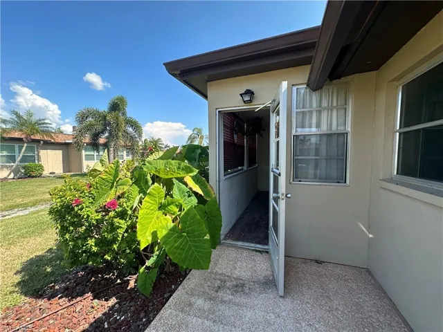 back door of lanai/laundry room