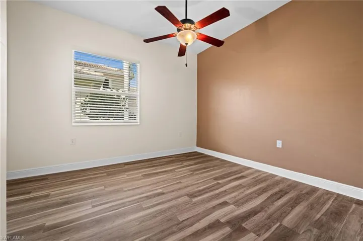 Bedroom/Den