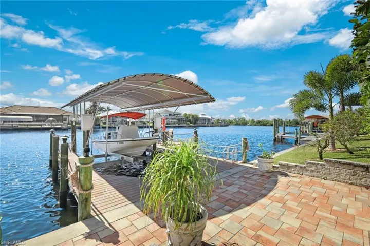 Dock & Lift
