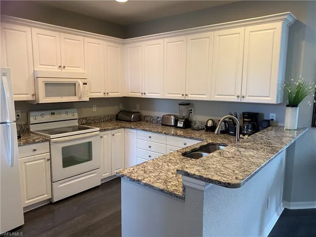 4206  Avian  AVE, Fort Myers, FL 33916