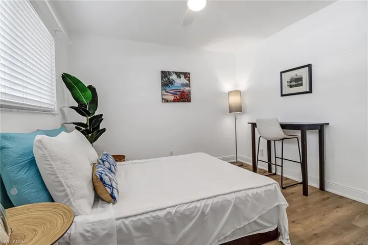 21 High Point Cir E # 208, Naples Fl 34103