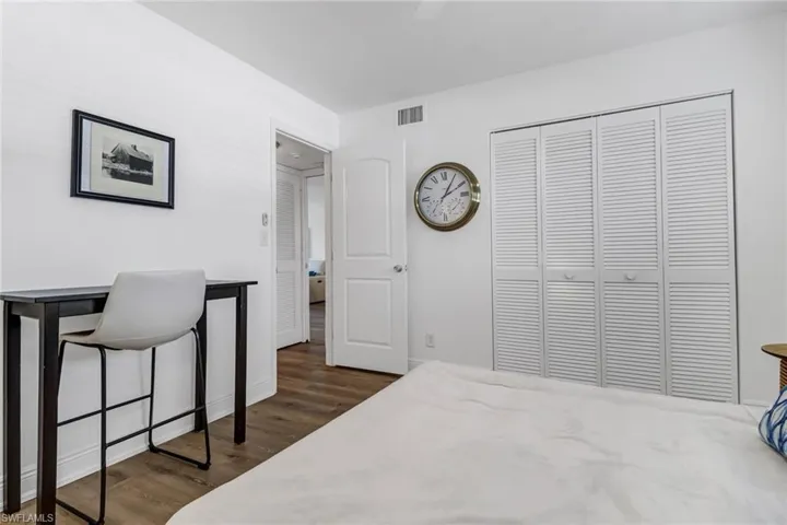 21 High Point Cir E # 208, Naples Fl 34103