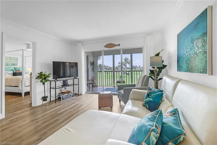 21 High Point Cir E # 208, Naples Fl 34103