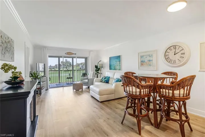 21 High Point Cir E # 208, Naples Fl 34103