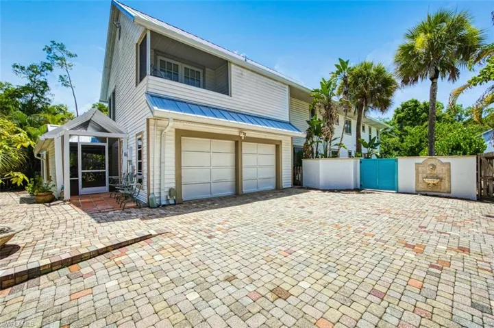 2727  66th SW ST, Naples, FL 34105