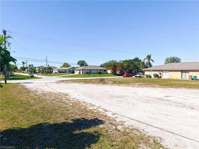 2921 SE 15th  PL, Cape Coral, FL 33904