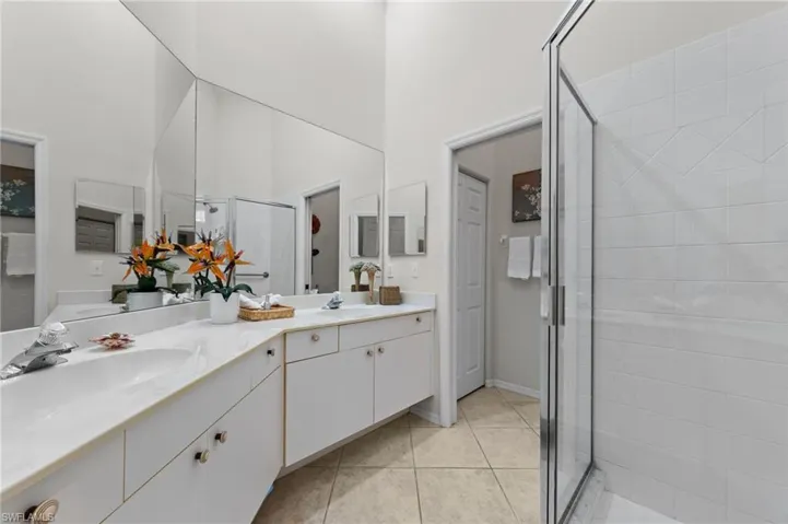 1240  Sarah Jean  CIR, Naples, FL 34110