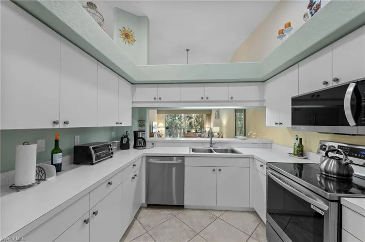1240  Sarah Jean  CIR, Naples, FL 34110