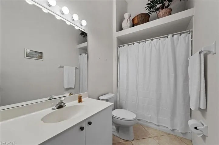 1240  Sarah Jean  CIR, Naples, FL 34110