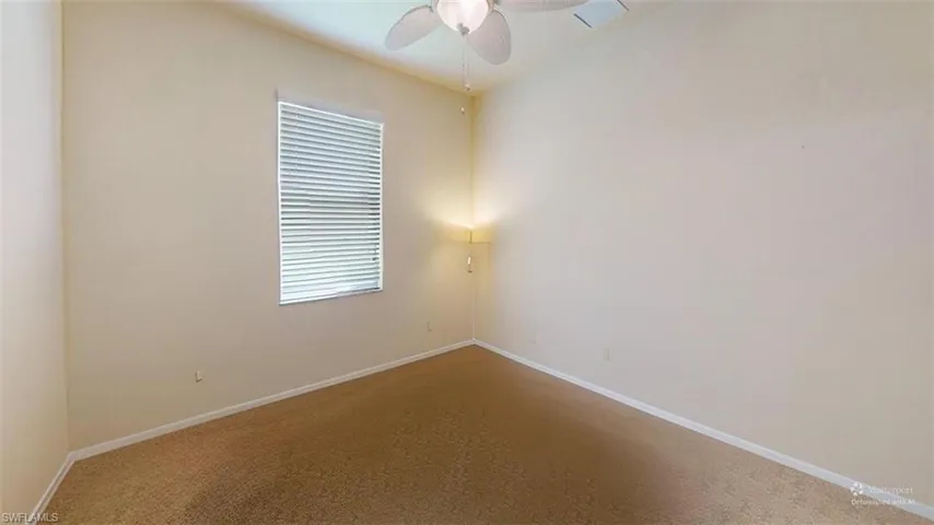Defurnished spare bedroom