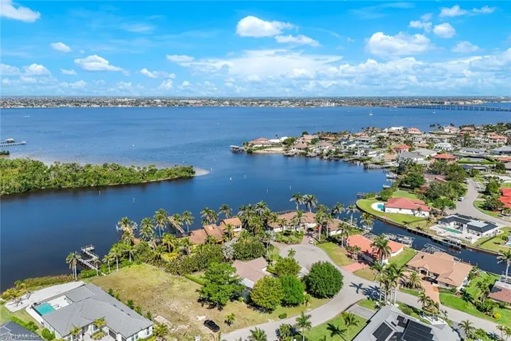 840 S Town And River  DR, Fort Myers, FL 33919
