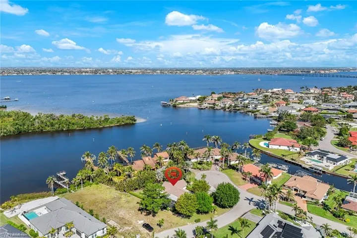 840 S Town And River  DR, Fort Myers, FL 33919