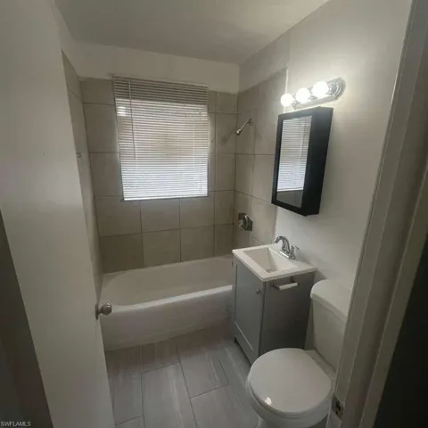 3619  Seminole  AVE, Fort Myers, FL 33916