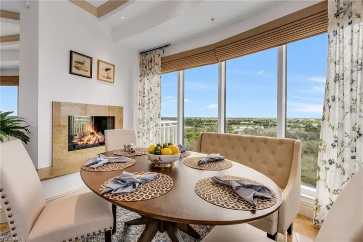 Breakfast Room