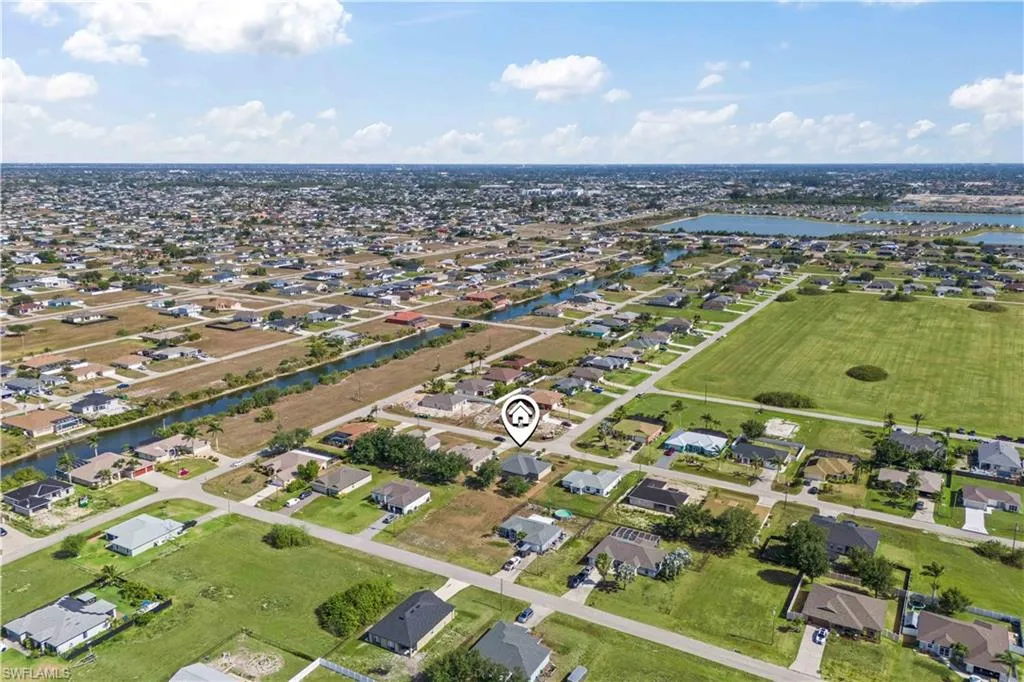 927 12th TER, Cape Coral, FL 33993,225045448