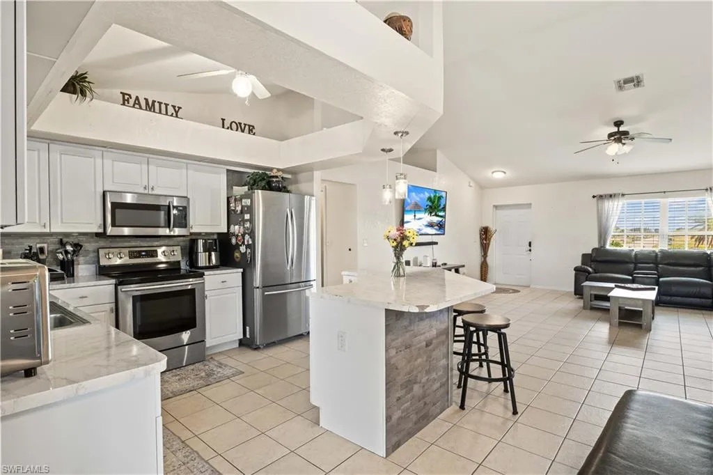 927 12th TER, Cape Coral, FL 33993,225045448