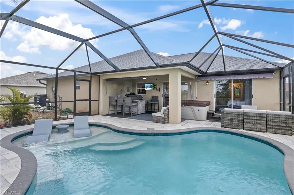 927 12th TER, Cape Coral, FL 33993,225045448