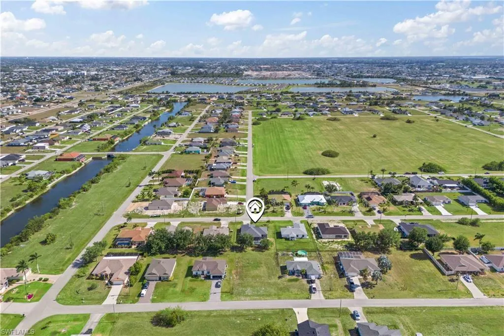 927 12th TER, Cape Coral, FL 33993,225045448