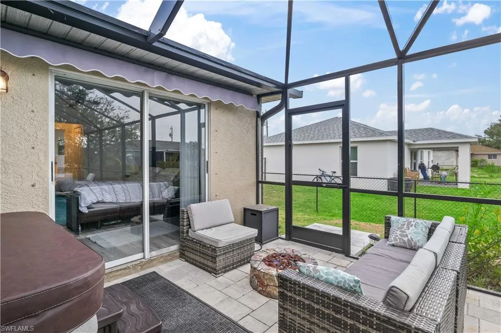 927 12th TER, Cape Coral, FL 33993,225045448