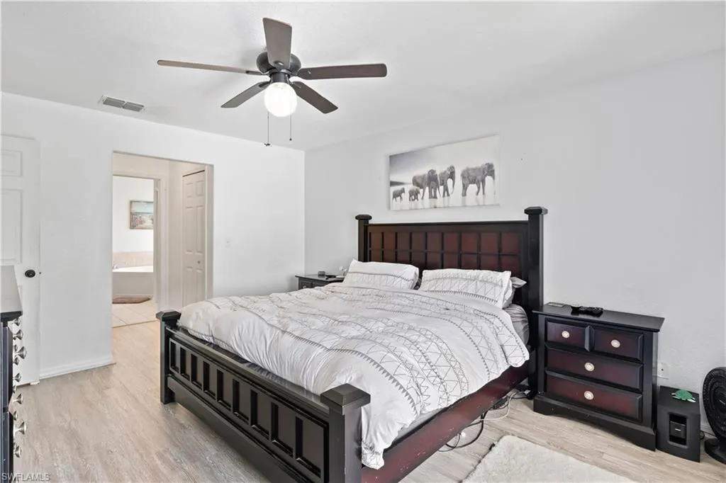 927 12th TER, Cape Coral, FL 33993,225045448