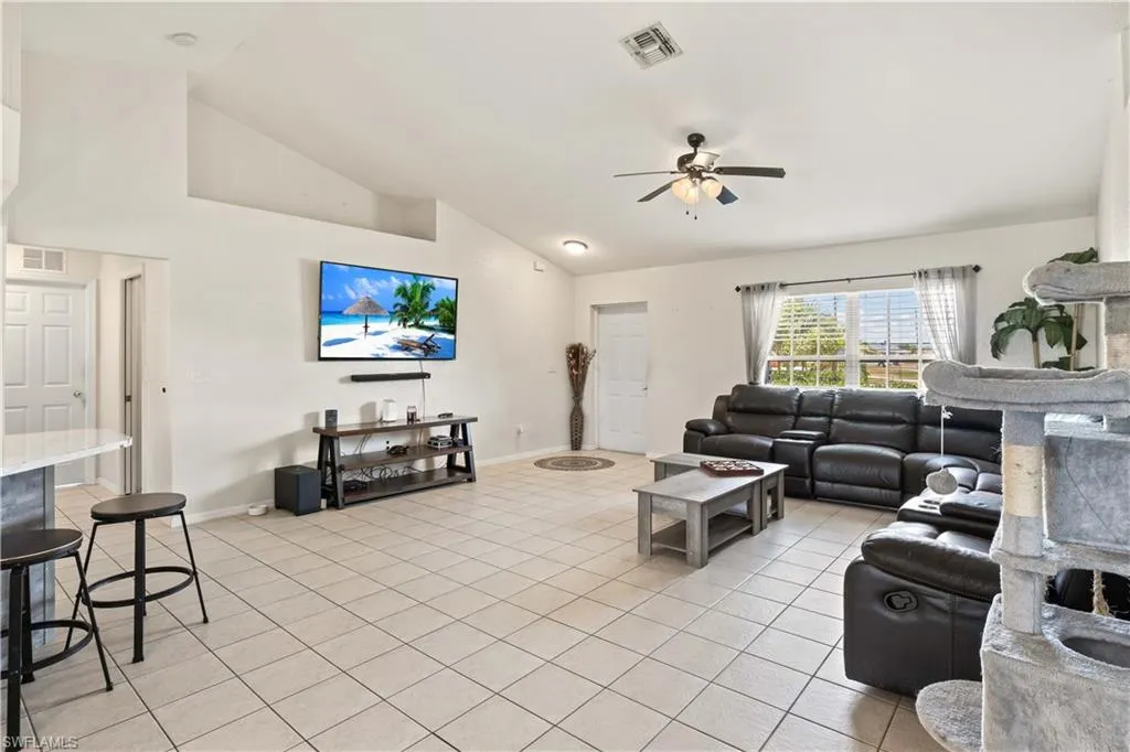 927 12th TER, Cape Coral, FL 33993,225045448