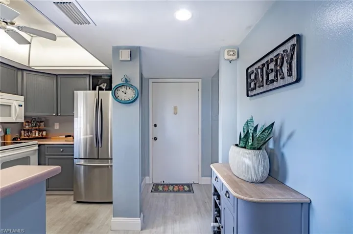 53 High Point Cir W 310, Naples, Florida 34103