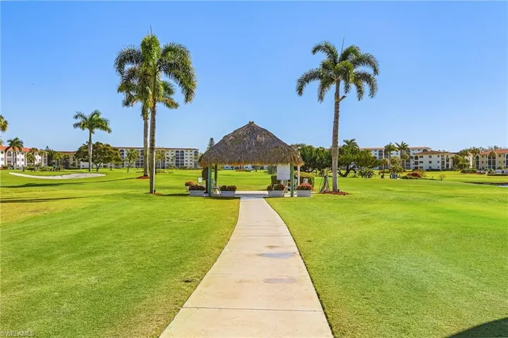53 High Point Cir W 310, Naples, Florida 34103