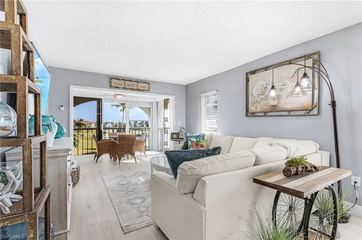 53 High Point Cir W 310, Naples, Florida 34103