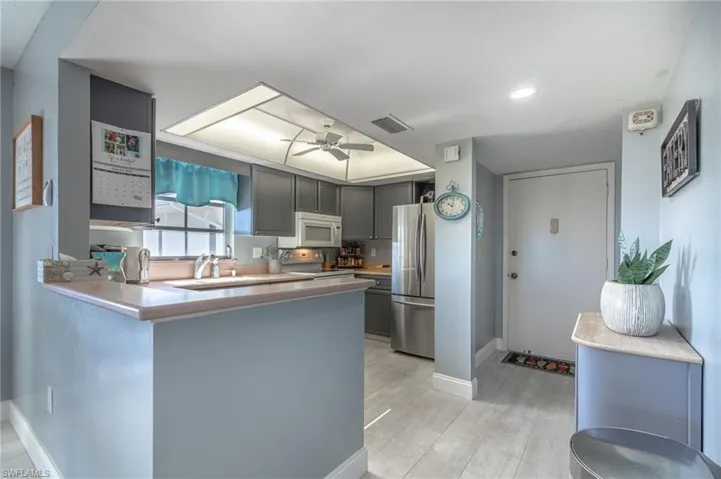 53 High Point Cir W 310, Naples, Florida 34103