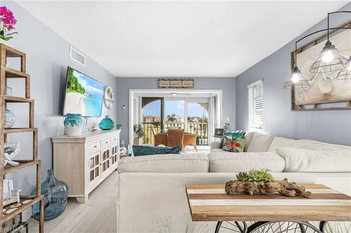 53 High Point Cir W 310, Naples, Florida 34103