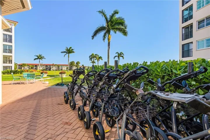 53 High Point Cir W 310, Naples, Florida 34103